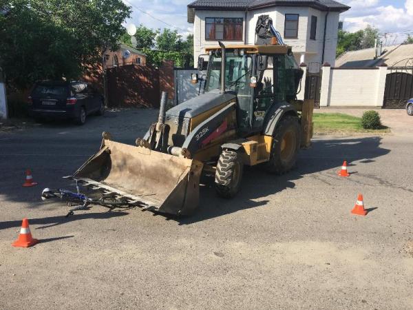 В Буденновске под колеса трактора попал велосипедист